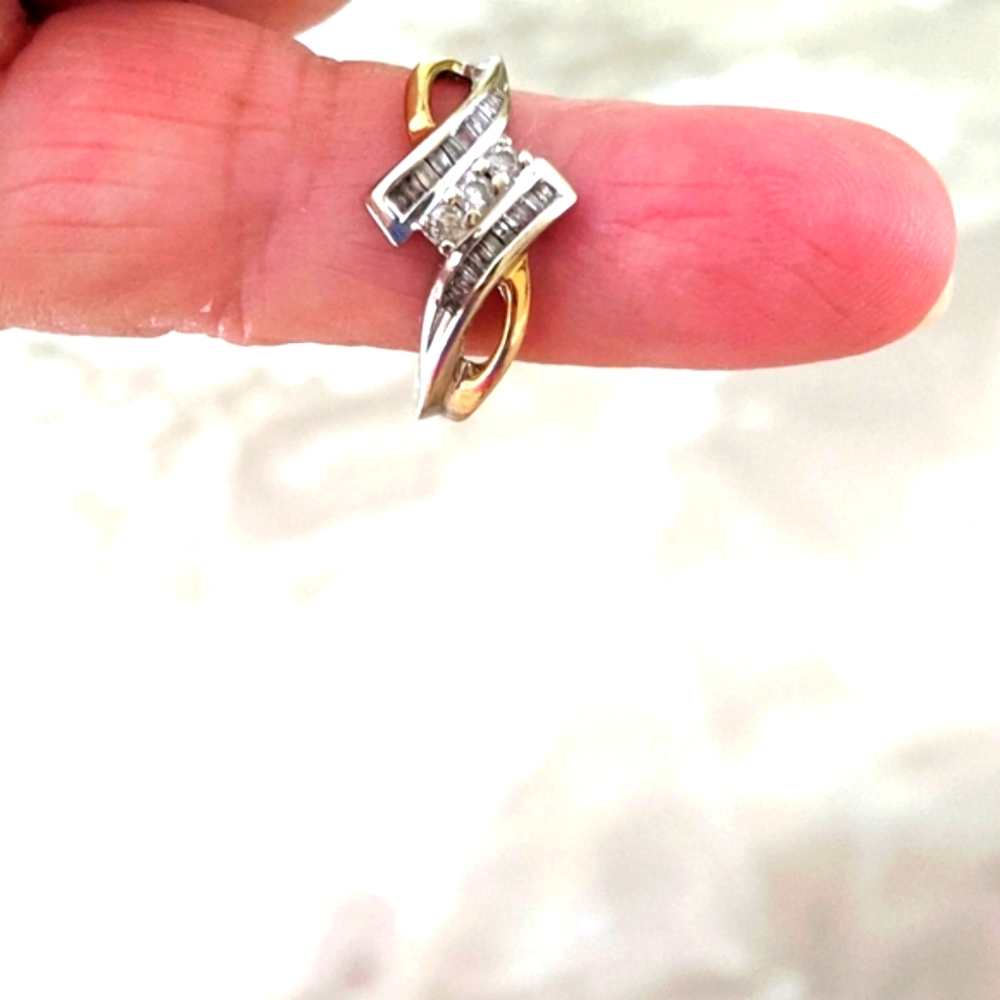 10K SOLID 💛 GOLD SWIRL COCKTAIL DIAMOND RING